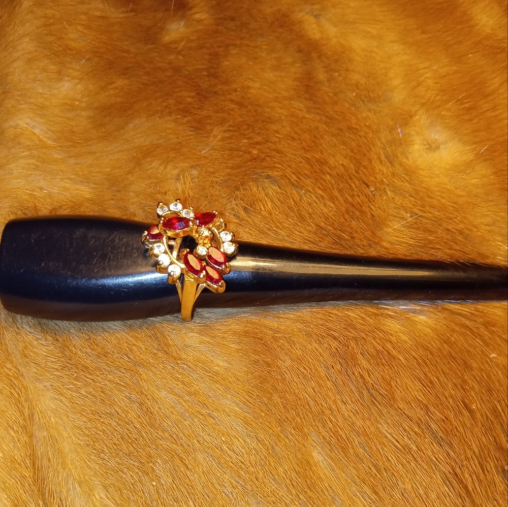 Beautiful Red cluster ring